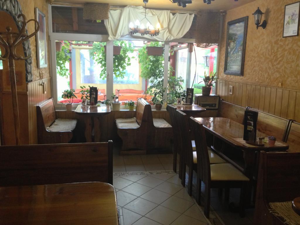 Kiskakas Etterem Otel Zalaegerszeg Dış mekan fotoğraf